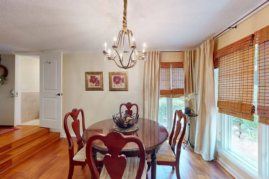 Spacious condo w/ shared pool and golf on-site Near the ocean