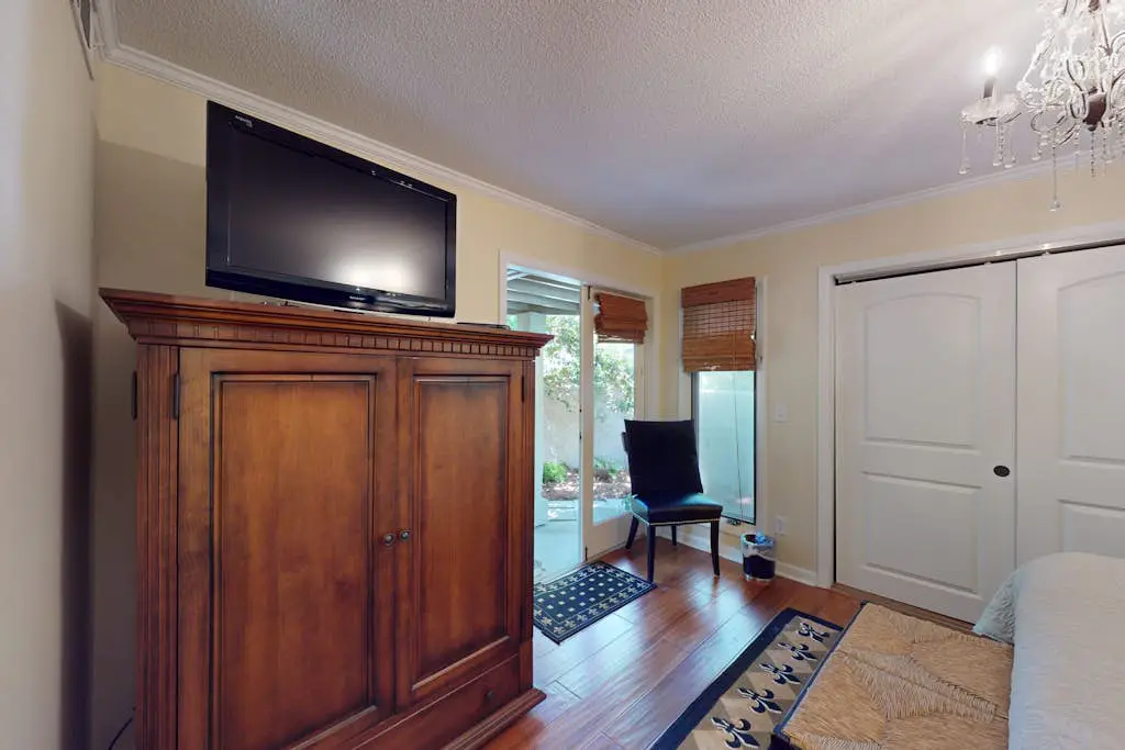 Spacious condo w/ shared pool and golf on-site Near the ocean