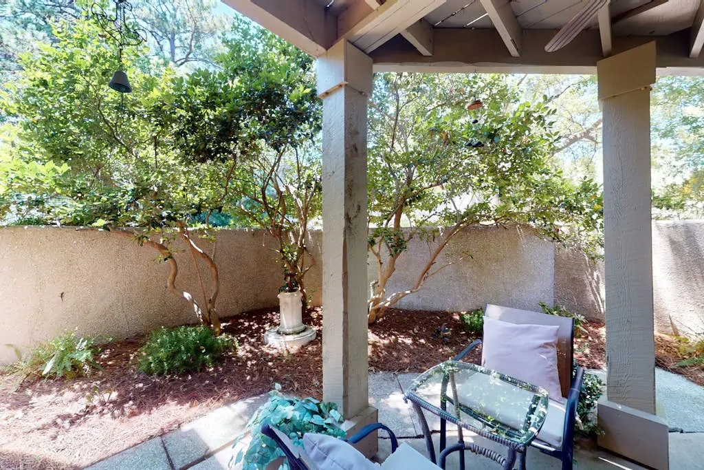 Spacious condo w/ shared pool and golf on-site Near the ocean