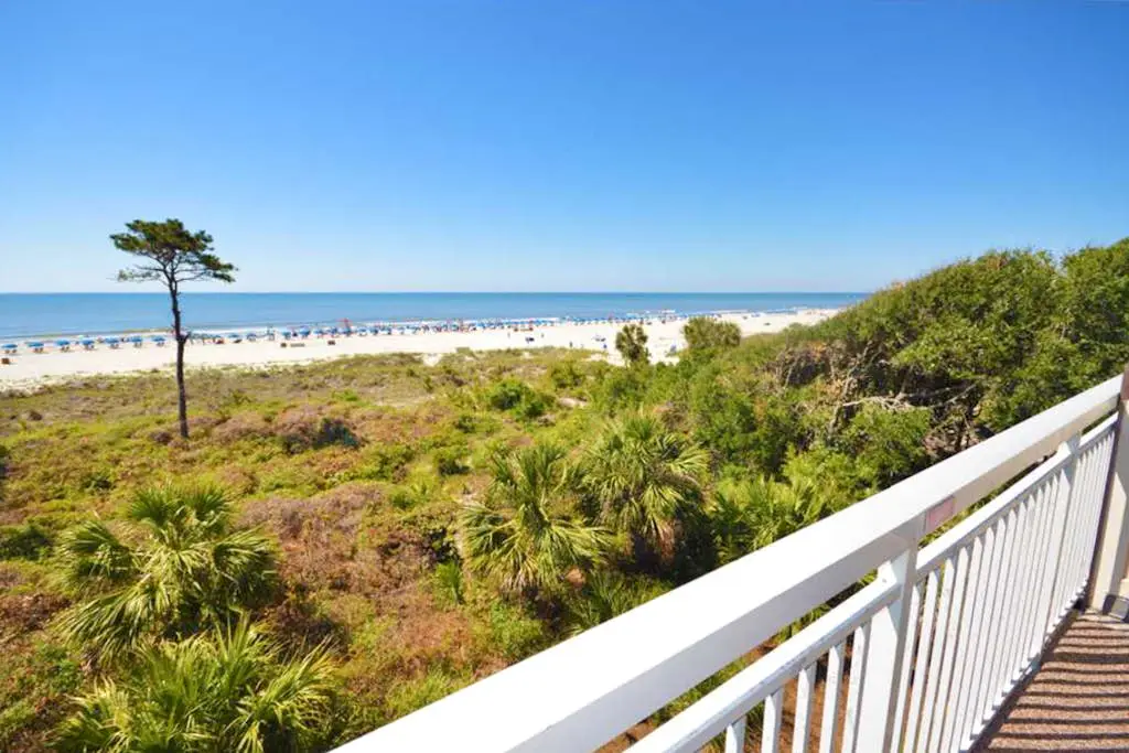 Newly-renovated  getaway in North Forest beach w/ oceanfront views