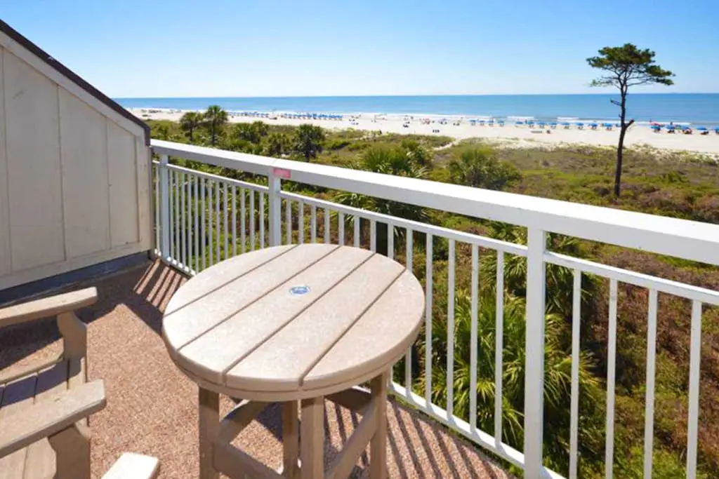 Newly-renovated  getaway in North Forest beach w/ oceanfront views