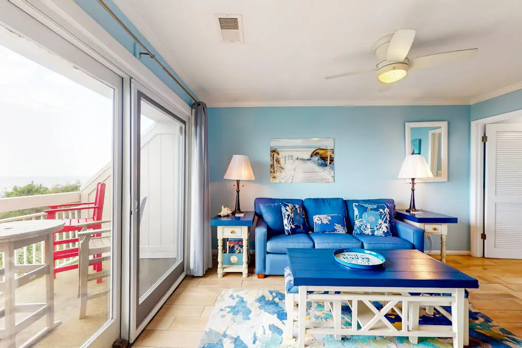 Newly-renovated  getaway in North Forest beach w/ oceanfront views