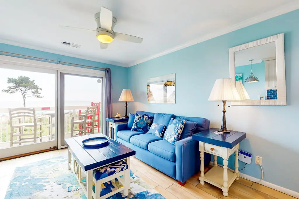 Newly-renovated  getaway in North Forest beach w/ oceanfront views