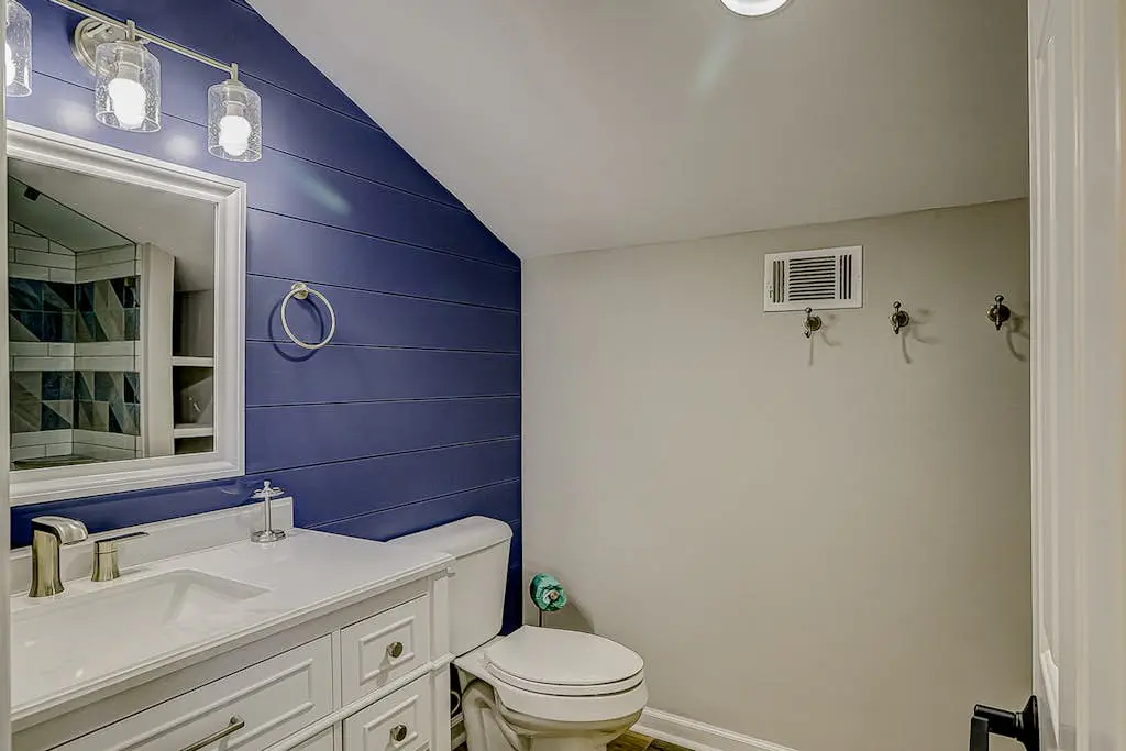 Retreat w/ panoramic lagoon views, shared pool, golf courses & tennis courts