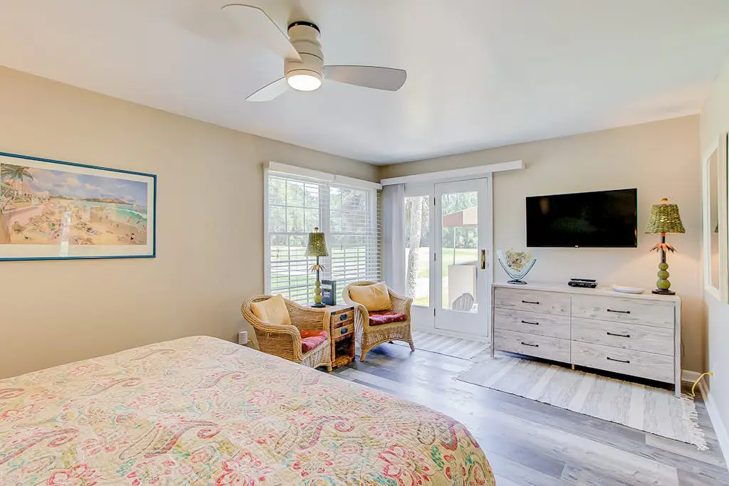 Newly-renovated condo w/ lagoon views, shared pool, & tennis courts