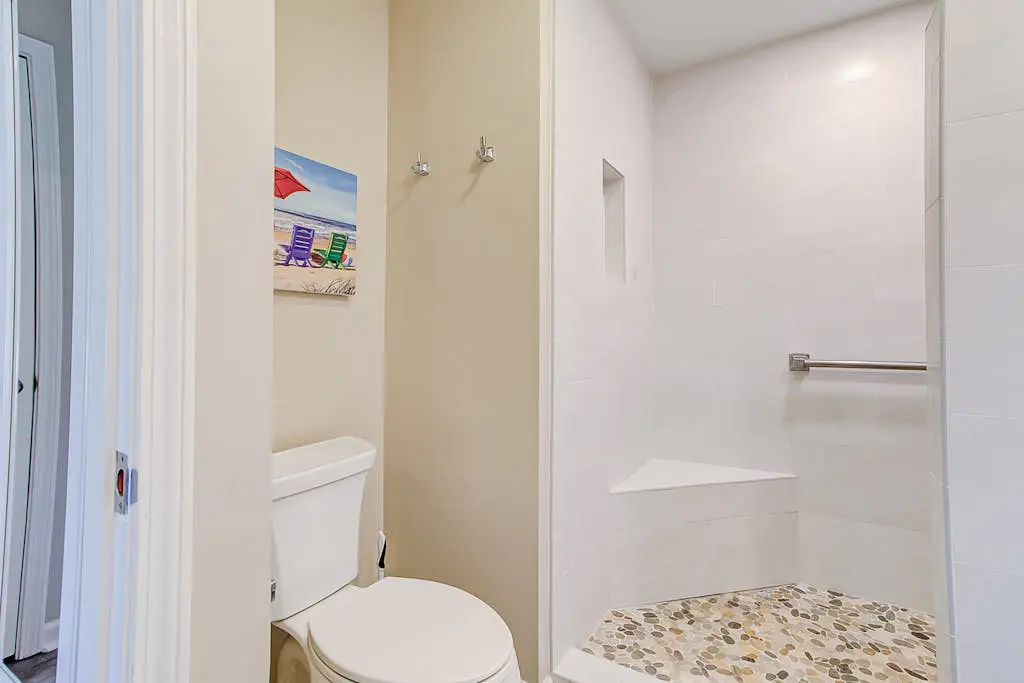 Newly-renovated condo w/ lagoon views, shared pool, & tennis courts
