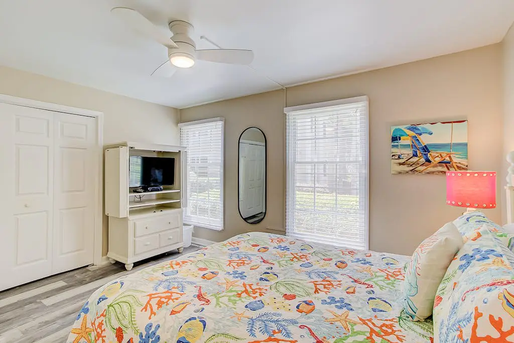 Newly-renovated condo w/ lagoon views, shared pool, & tennis courts
