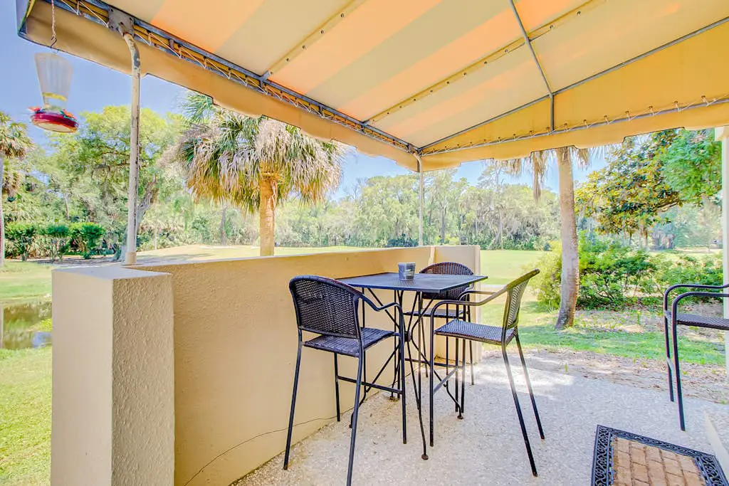 Newly-renovated condo w/ lagoon views, shared pool, & tennis courts