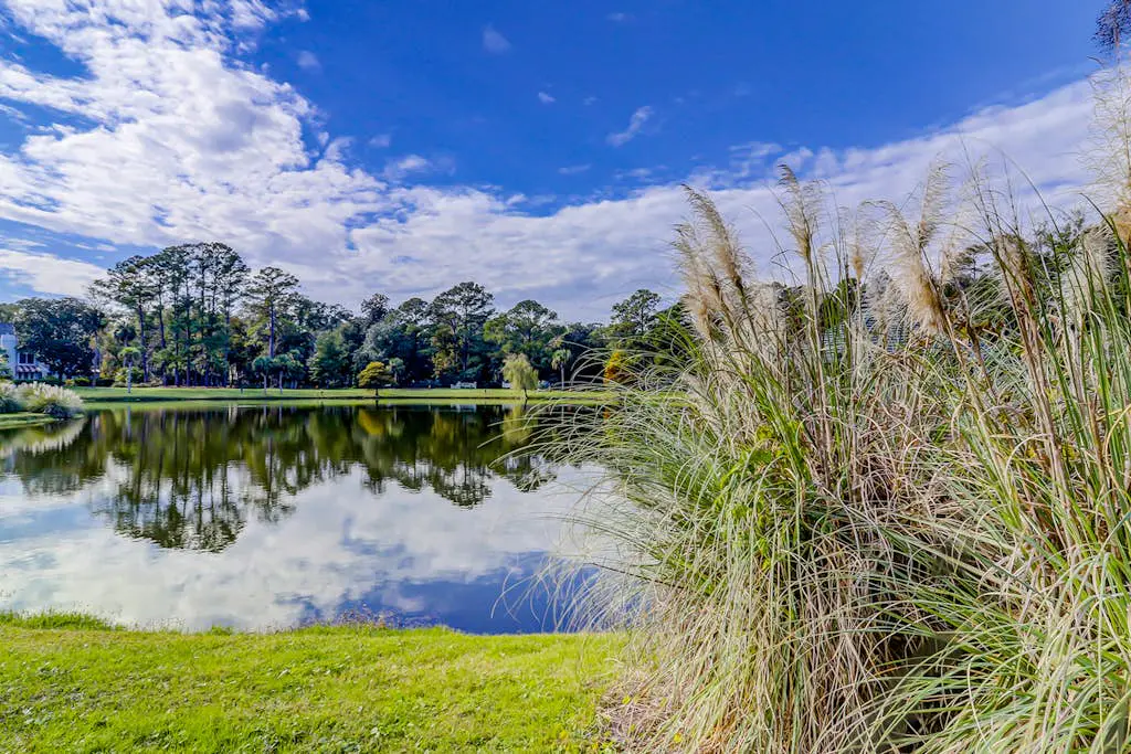 Newly-renovated condo w/ lagoon views, shared pool, & tennis courts