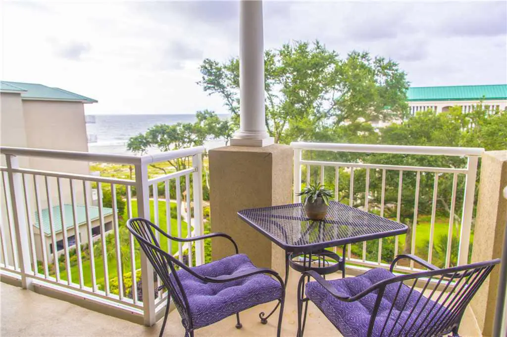 Coastal condo on the beach w/ panoramic views, beach access & a shared pool