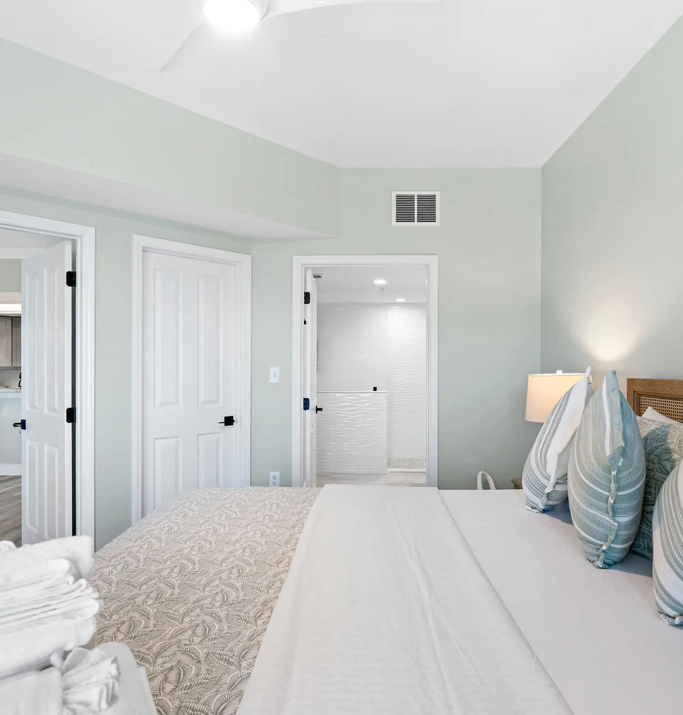 Coastal condo on the beach w/ panoramic views, beach access & a shared pool