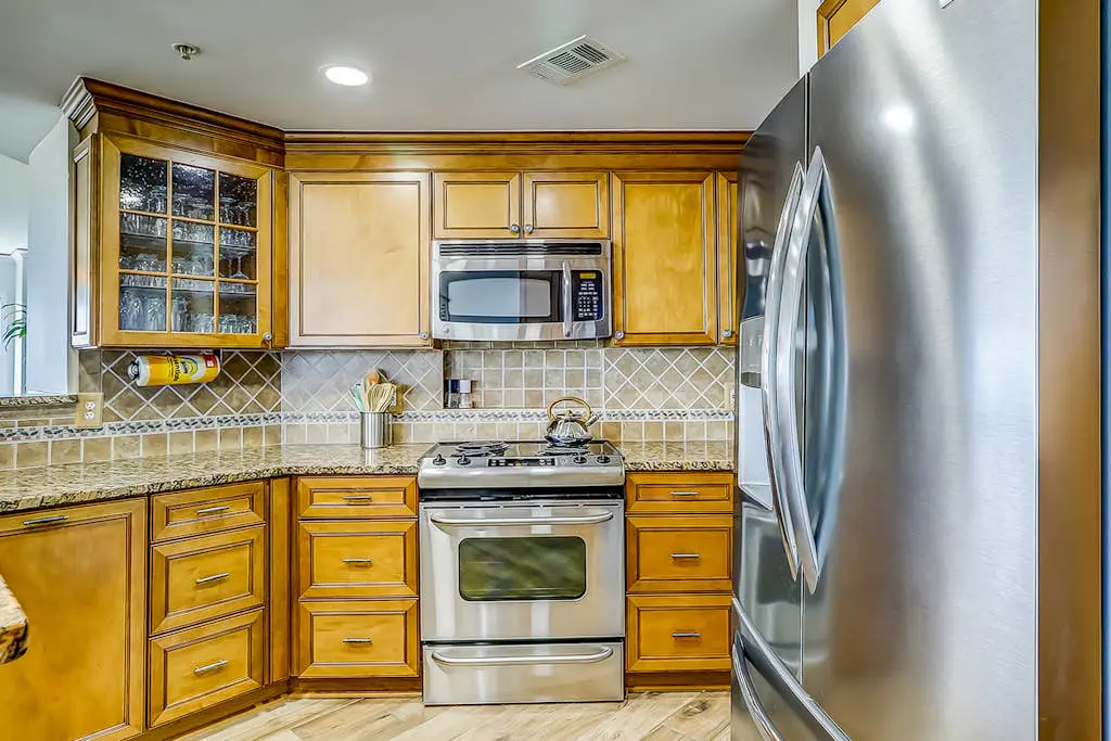 Corner-condo w/ panoramic view & wraparound deck - steps from the water