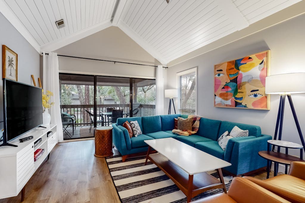 Family-Friendly Condo w/Free WiFi, Covered Porch, Washer/Dryer, and Shared Pool