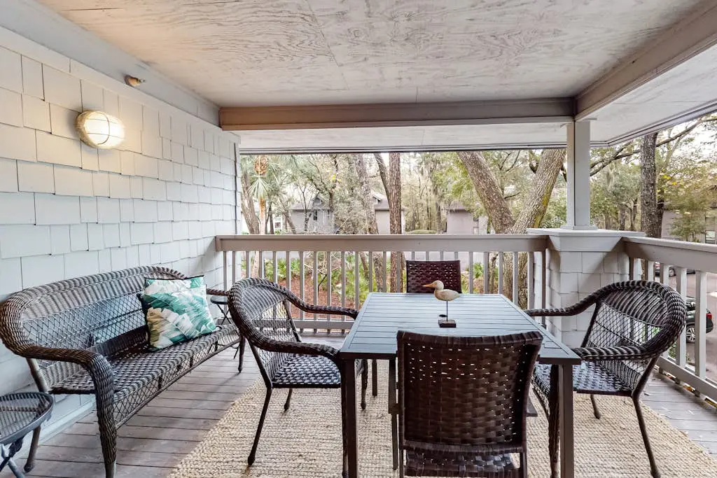 Family-Friendly Condo w/Free WiFi, Covered Porch, Washer/Dryer, and Shared Pool