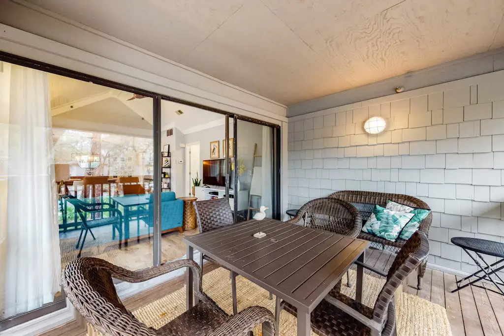 Family-Friendly Condo w/Free WiFi, Covered Porch, Washer/Dryer, and Shared Pool