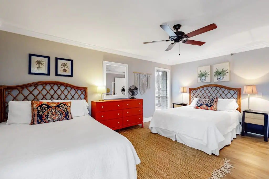 Family-Friendly Condo w/Free WiFi, Covered Porch, Washer/Dryer, and Shared Pool