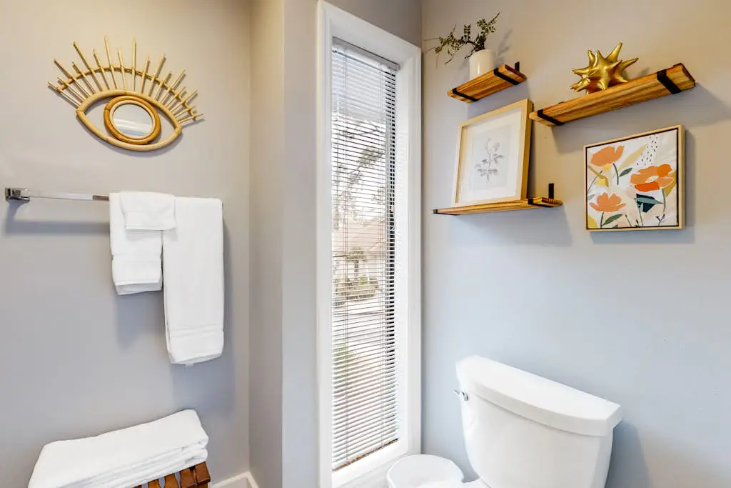 Family-Friendly Condo w/Free WiFi, Covered Porch, Washer/Dryer, and Shared Pool