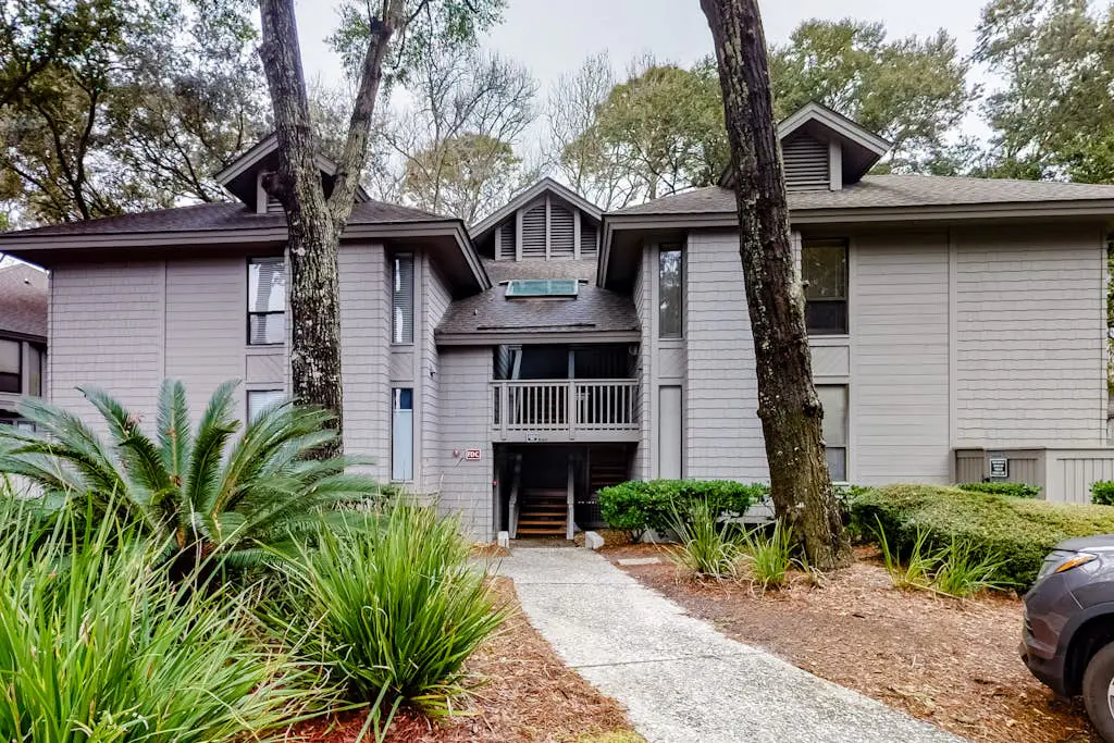 Family-Friendly Condo w/Free WiFi, Covered Porch, Washer/Dryer, and Shared Pool