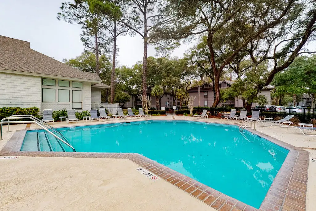 Family-Friendly Condo w/Free WiFi, Covered Porch, Washer/Dryer, and Shared Pool