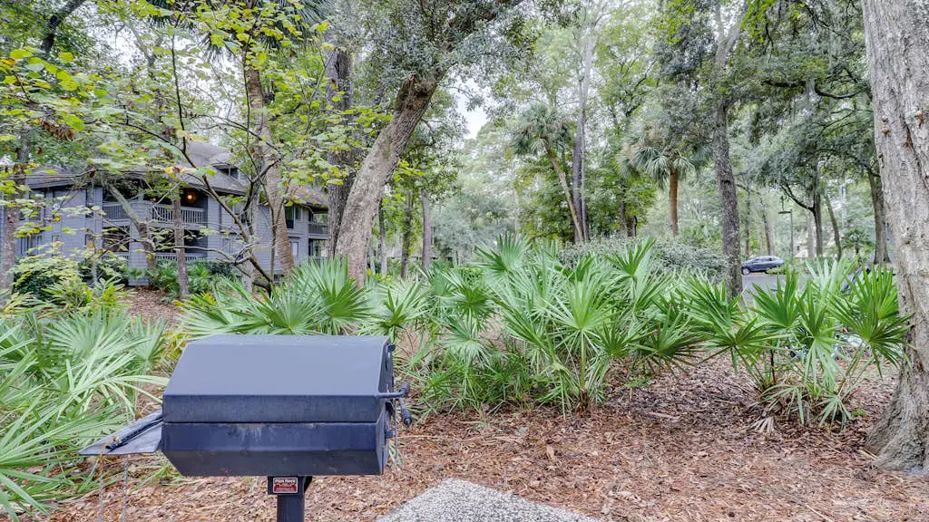 Family-Friendly Condo w/Free WiFi, Covered Porch, Washer/Dryer, and Shared Pool