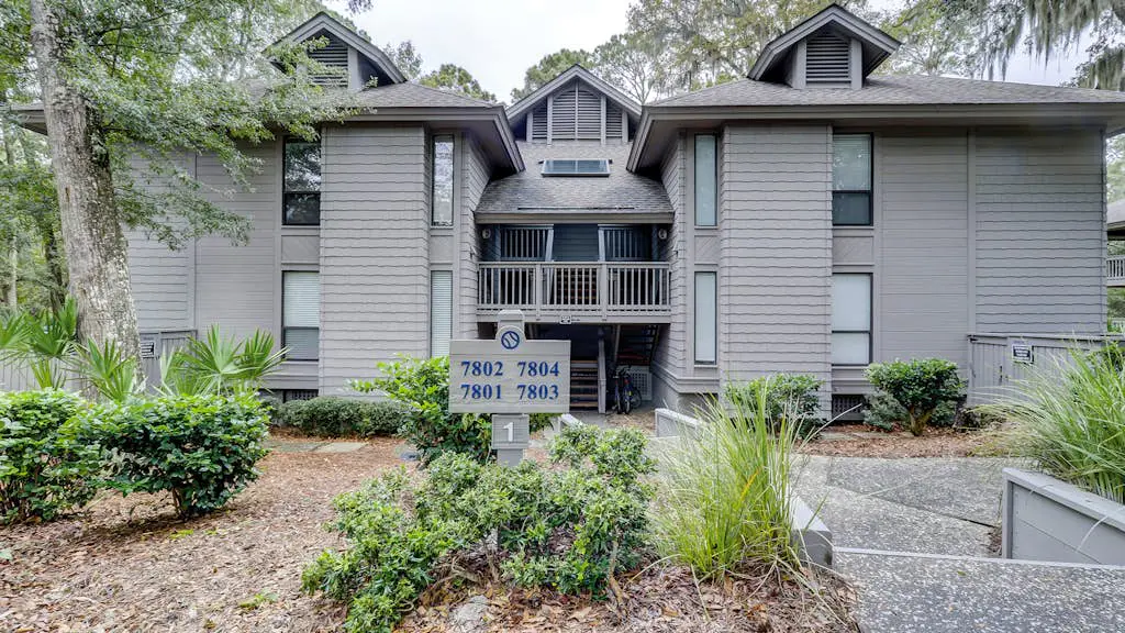 Family-Friendly Condo w/Free WiFi, Covered Porch, Washer/Dryer, and Shared Pool
