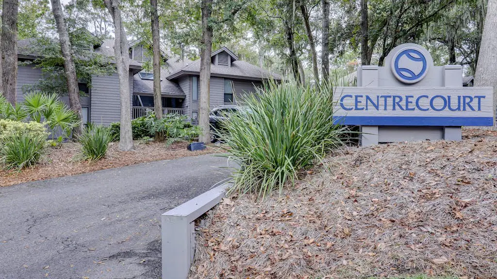 Family-Friendly Condo w/Free WiFi, Covered Porch, Washer/Dryer, and Shared Pool