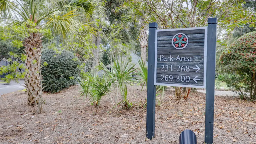 Family-Friendly Condo w/Free WiFi, Covered Porch, Washer/Dryer, and Shared Pool