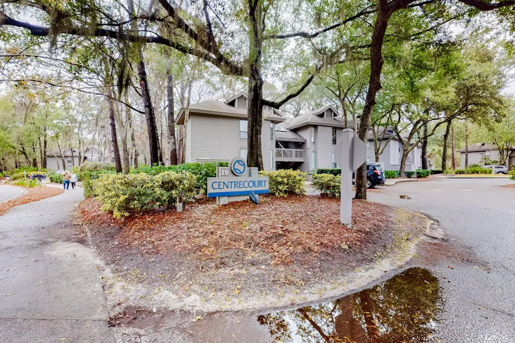 Family-Friendly Condo w/Free WiFi, Covered Porch, Washer/Dryer, and Shared Pool