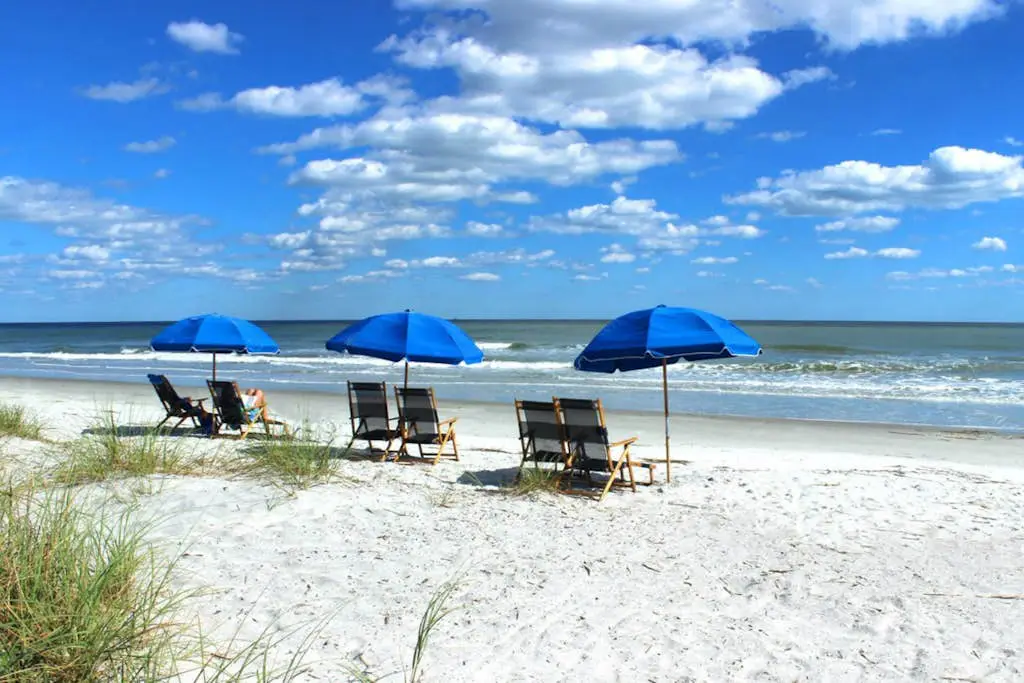 Family-Friendly Condo w/Free WiFi, Covered Porch, Washer/Dryer, and Shared Pool