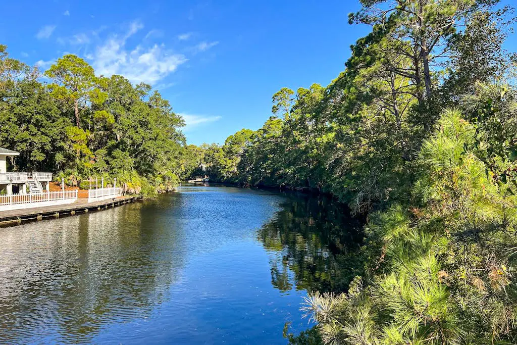 Family-Friendly Condo w/Free WiFi, Covered Porch, Washer/Dryer, and Shared Pool