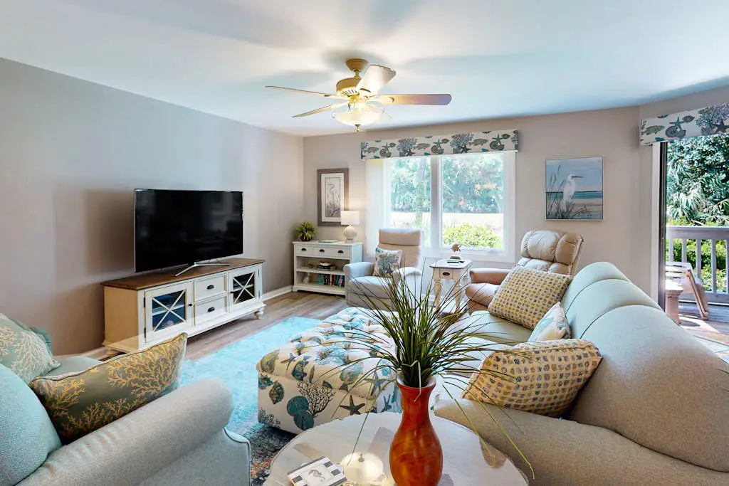 Island Bliss Near the Beach W/ Golf On-Site, Shared Pool/Hot Tub & Private Deck