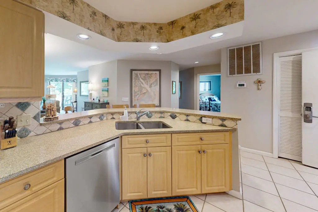 Island Bliss Near the Beach W/ Golf On-Site, Shared Pool/Hot Tub & Private Deck
