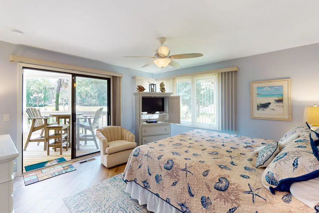 Island Bliss Near the Beach W/ Golf On-Site, Shared Pool/Hot Tub & Private Deck