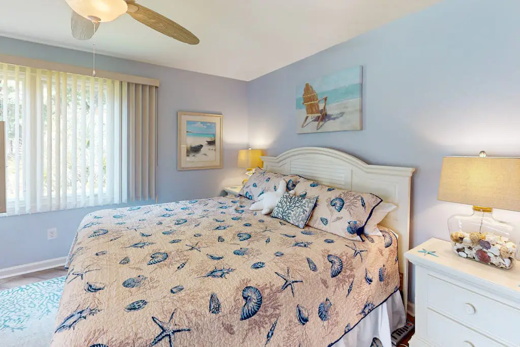 Island Bliss Near the Beach W/ Golf On-Site, Shared Pool/Hot Tub & Private Deck