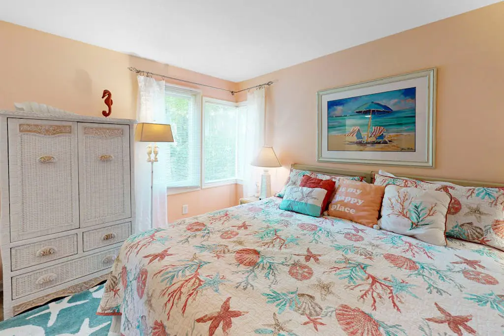 Island Bliss Near the Beach W/ Golf On-Site, Shared Pool/Hot Tub & Private Deck