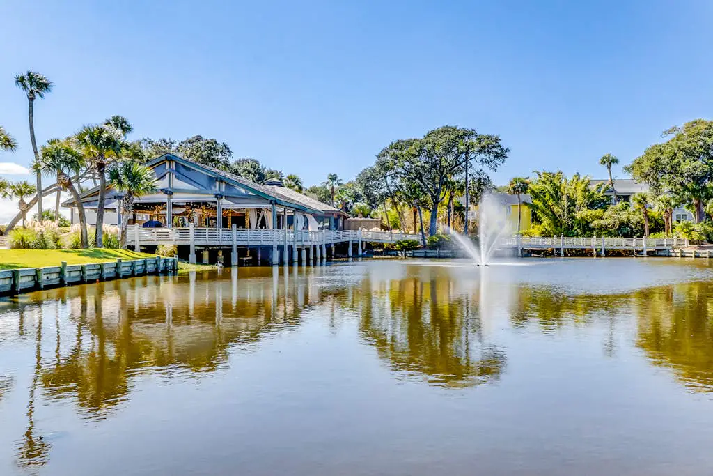 Island Bliss Near the Beach W/ Golf On-Site, Shared Pool/Hot Tub & Private Deck