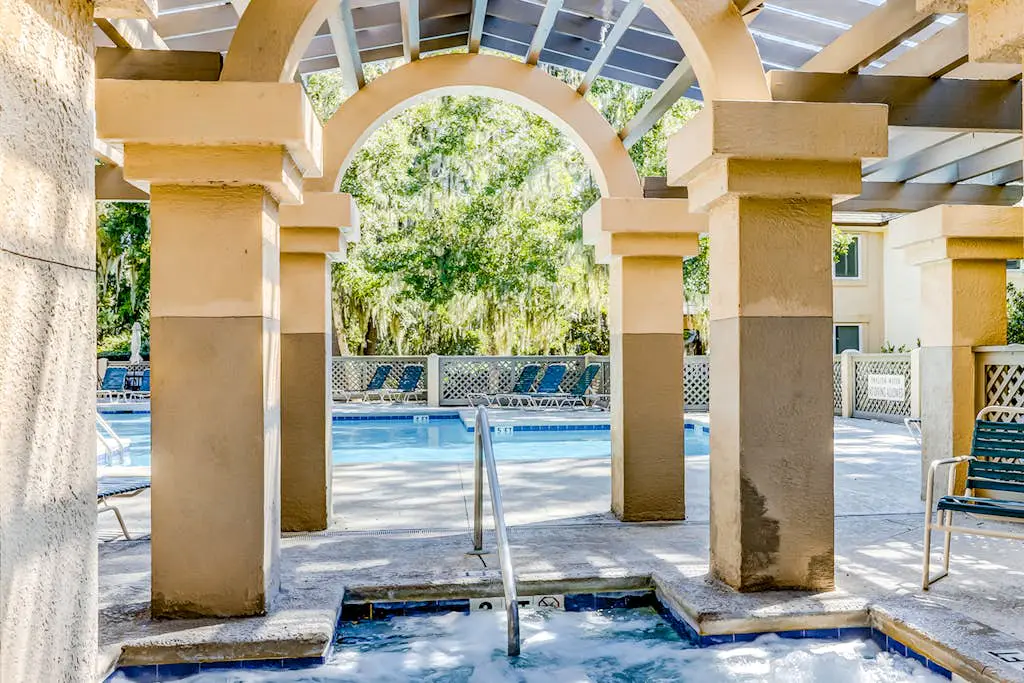 Island Bliss Near the Beach W/ Golf On-Site, Shared Pool/Hot Tub & Private Deck