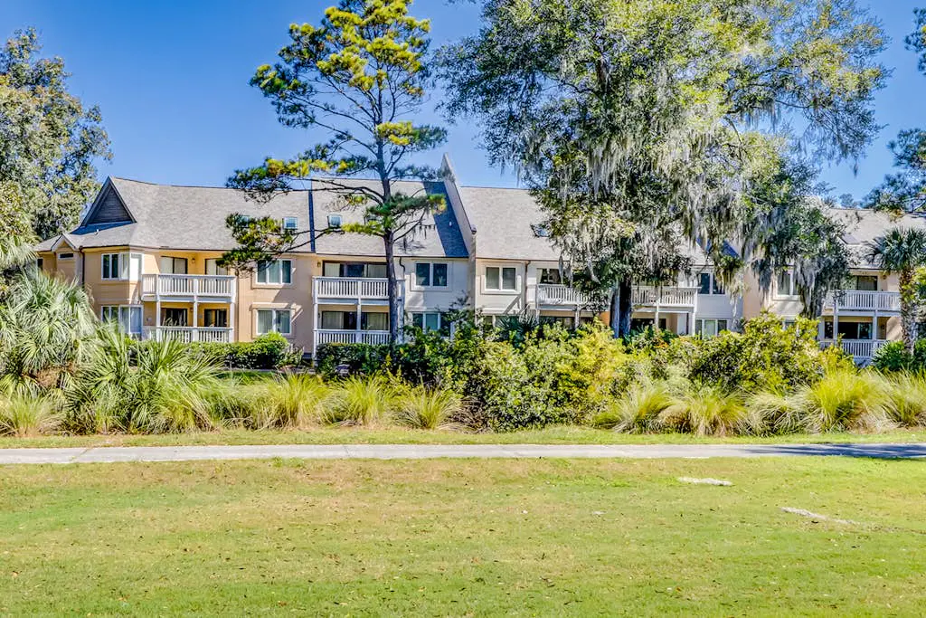 Island Bliss Near the Beach W/ Golf On-Site, Shared Pool/Hot Tub & Private Deck