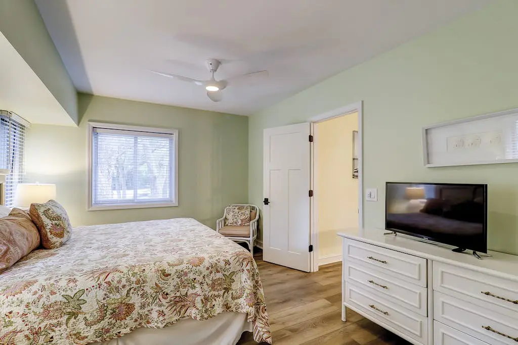 Stunning Sea Pines getaway close to the beach & golf - newly renovated