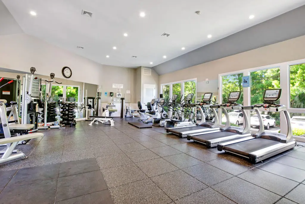 Island condo w/ beach access and balcony view - close to golf