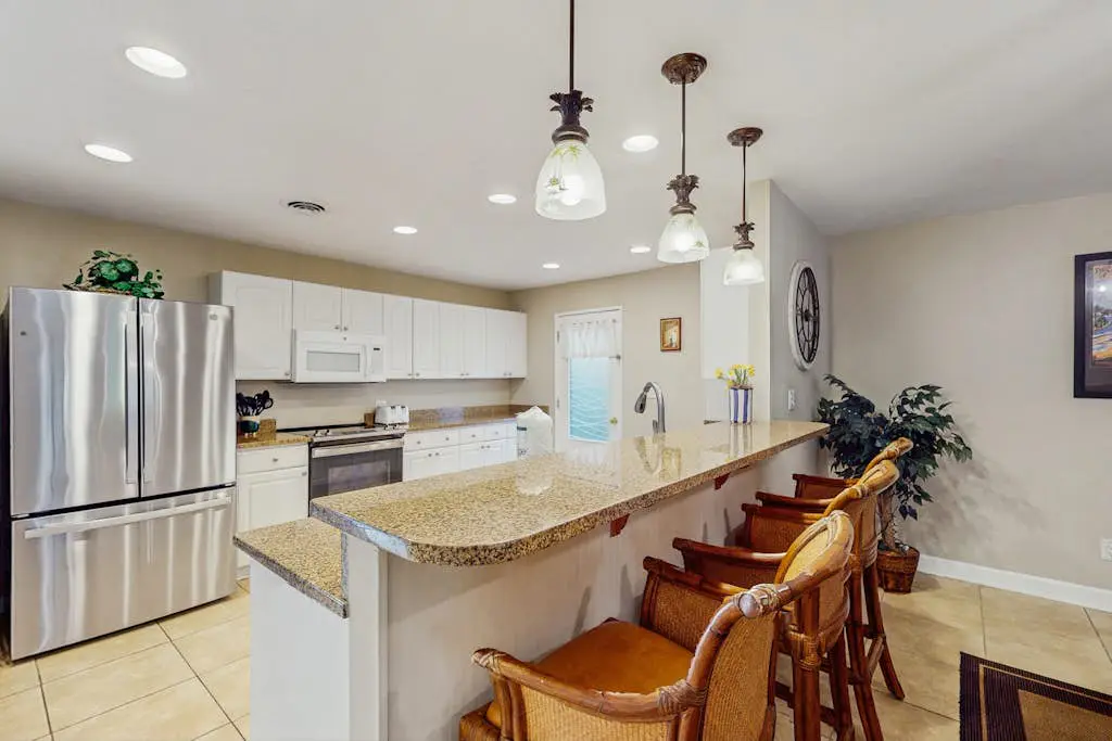 Family-friendly condo w/ a furnished deck & shared pools - near golf & shops