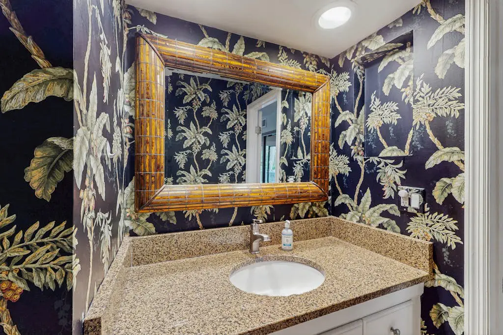 Family-friendly condo w/ a furnished deck & shared pools - near golf & shops