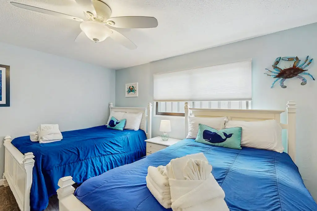 Family-friendly condo w/ a furnished deck & shared pools - near golf & shops