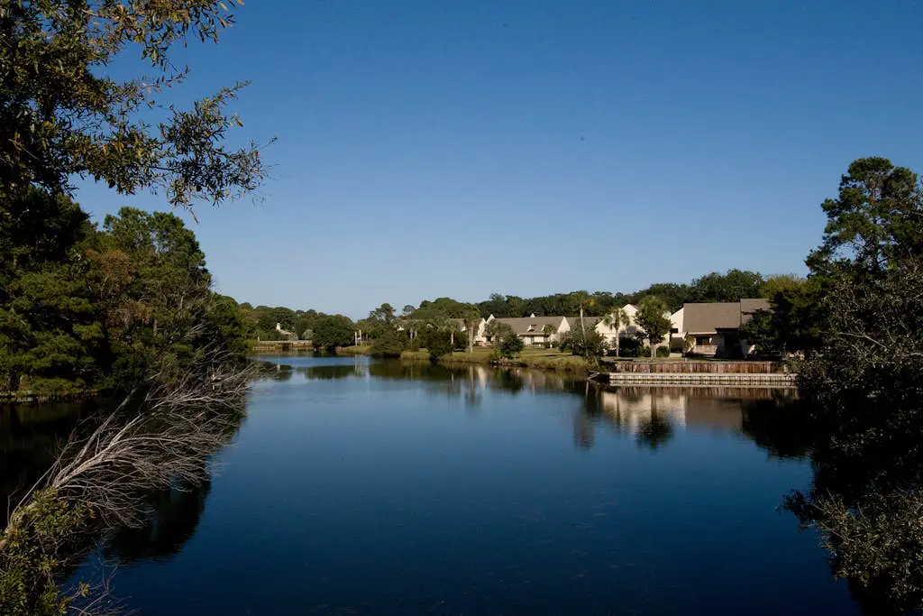 Family-friendly condo w/ a furnished deck & shared pools - near golf & shops
