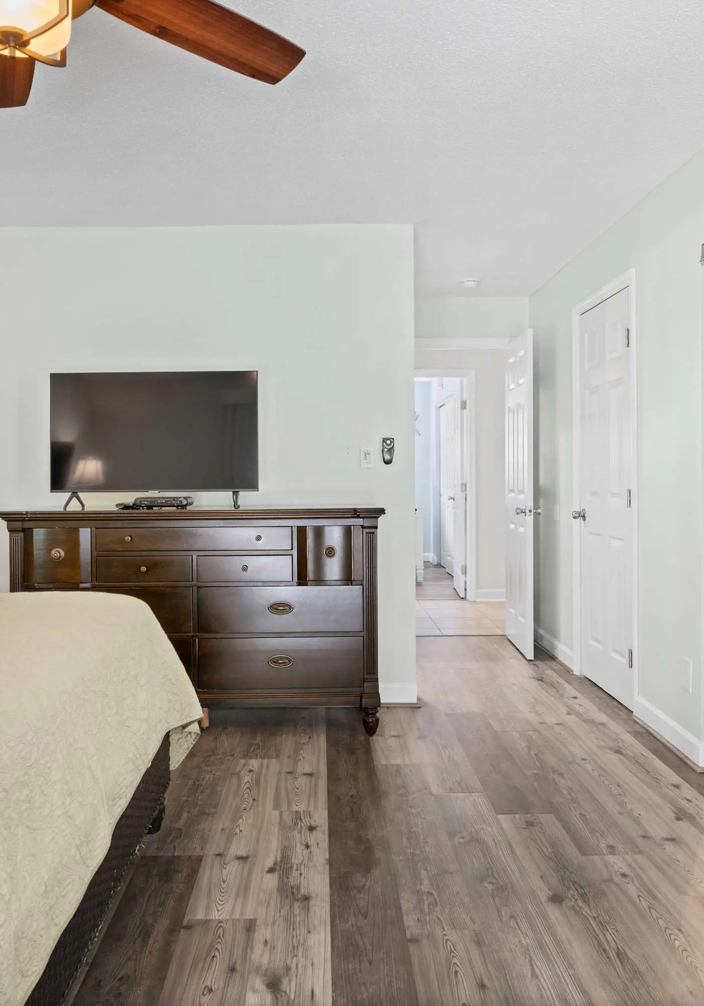 Family-friendly condo w/ a furnished deck & shared pools - near golf & shops