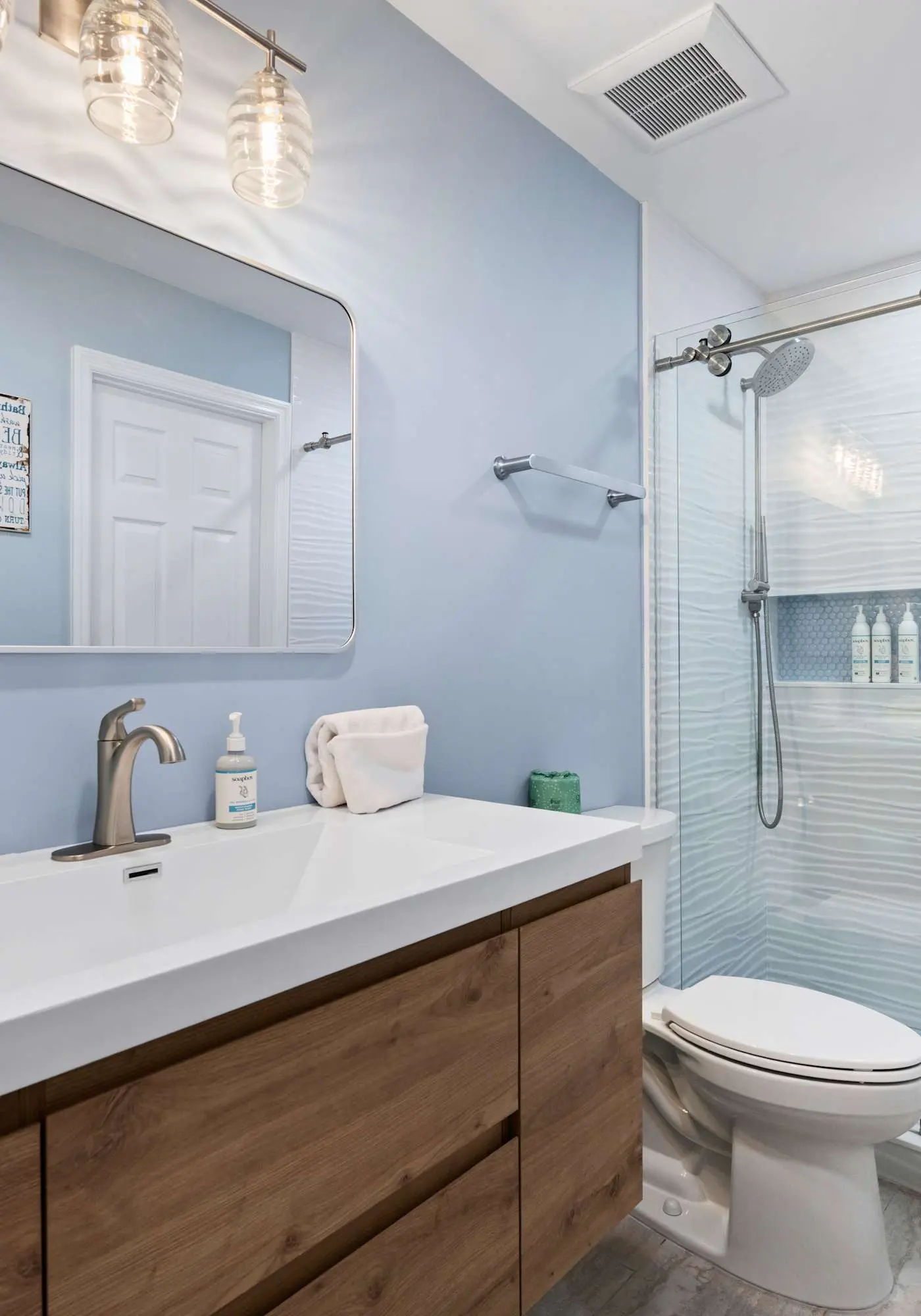 Family-friendly condo w/ a furnished deck & shared pools - near golf & shops