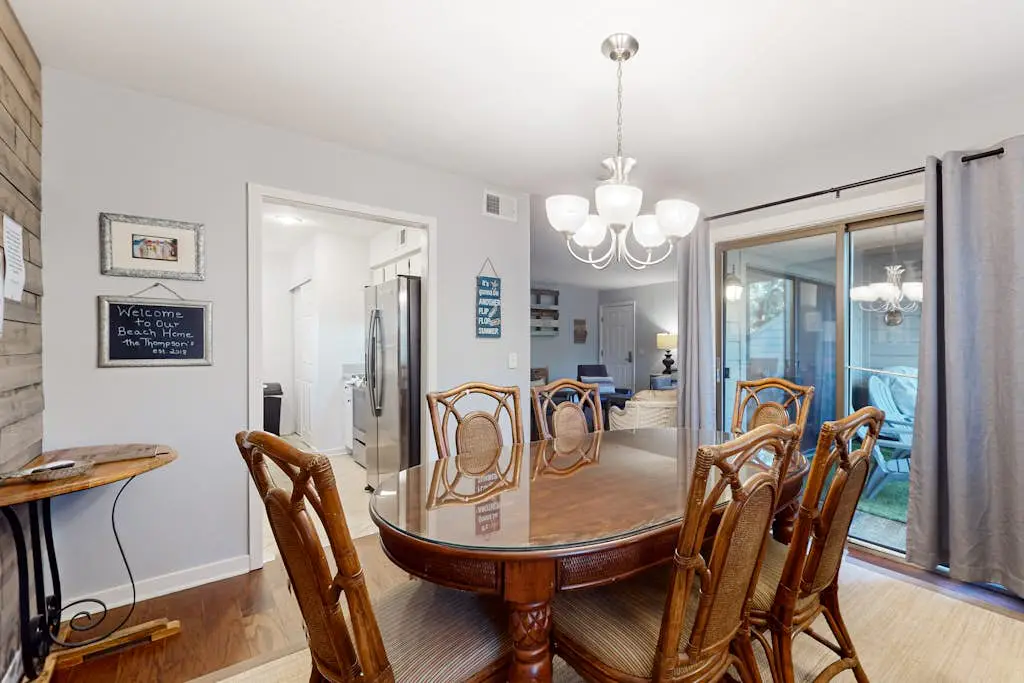 Dog-friendly villa w/ lagoon views & an updated interior - near beach & pools
