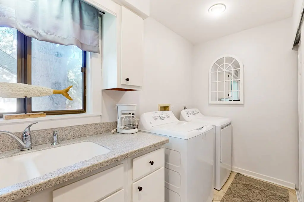 Dog-friendly villa w/ lagoon views & an updated interior - near beach & pools