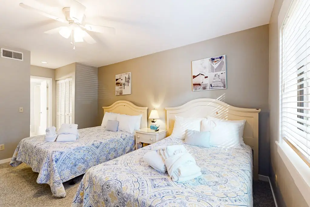 Dog-friendly villa w/ lagoon views & an updated interior - near beach & pools
