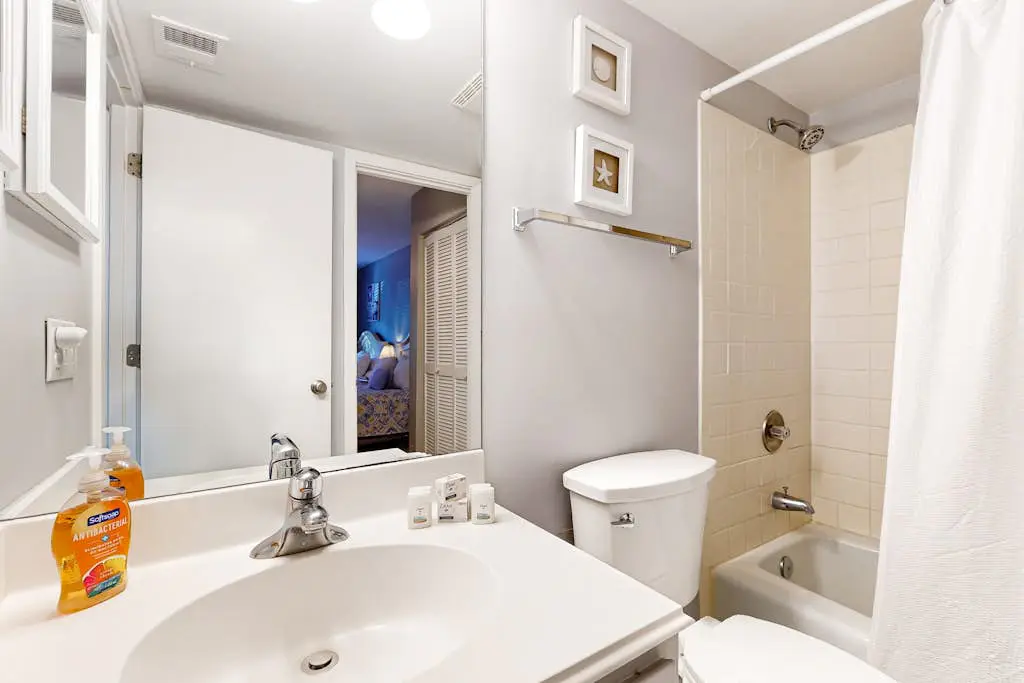 Dog-friendly villa w/ lagoon views & an updated interior - near beach & pools